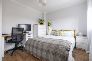 Bedroom- click for photo gallery